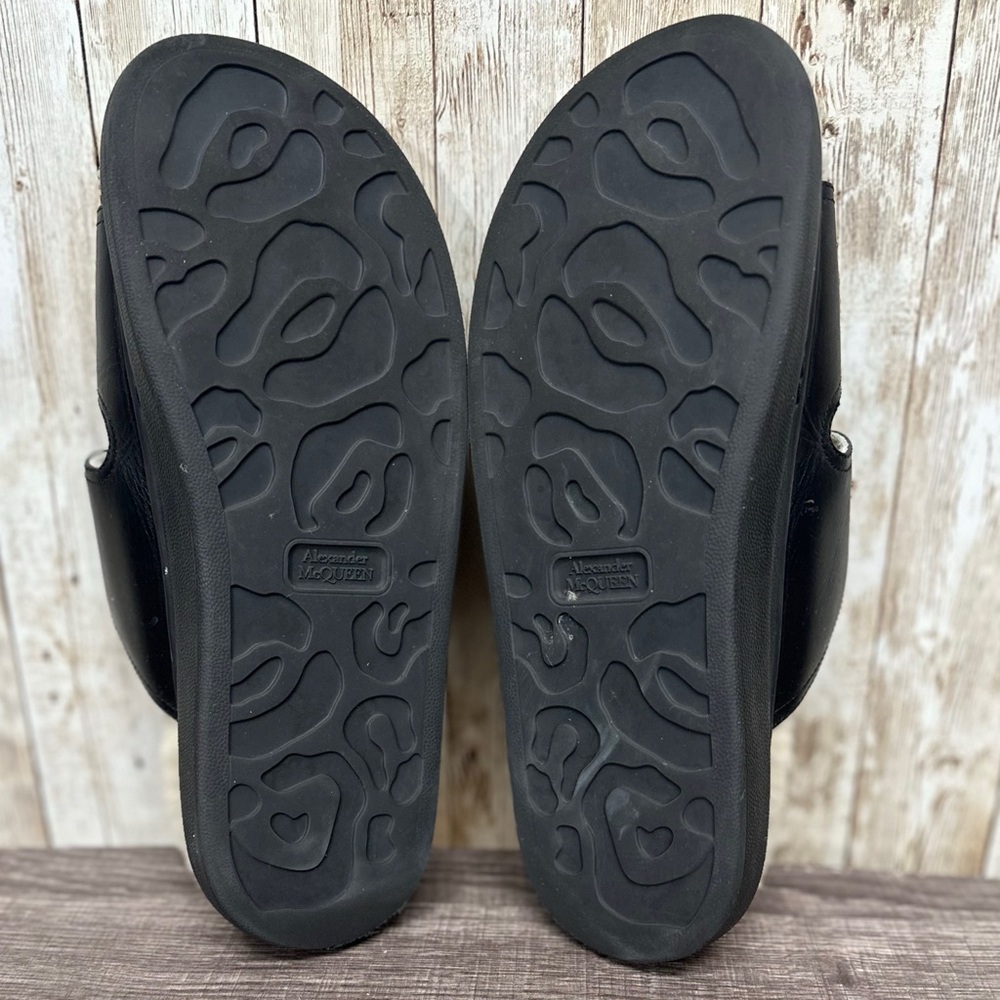 Alexander McQueen Wmns Oversized Hybrid Slide 'Shearling Black' - Picture 11 of 16